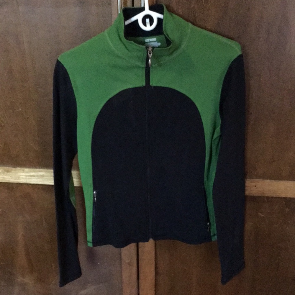 One Tooth block patterned fitness jacket.